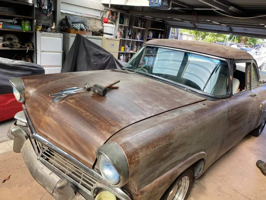Classic Ford · Garage
