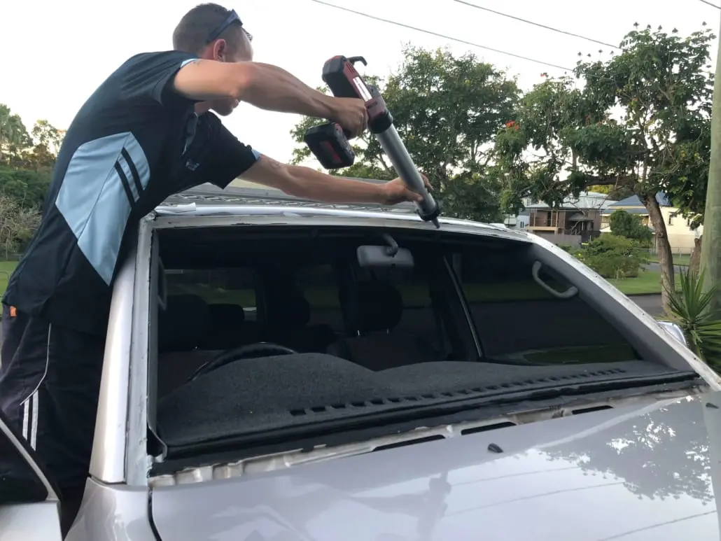 Mobile windscreen replacement in Logan City