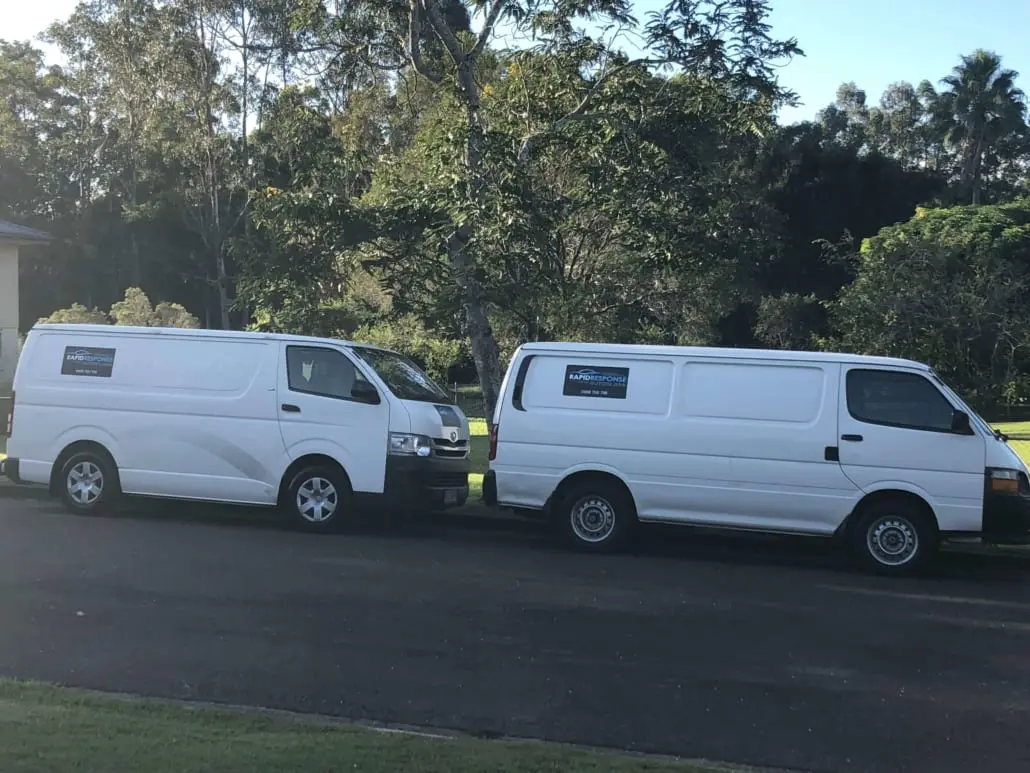 Rapid Response Autoglass team on a job