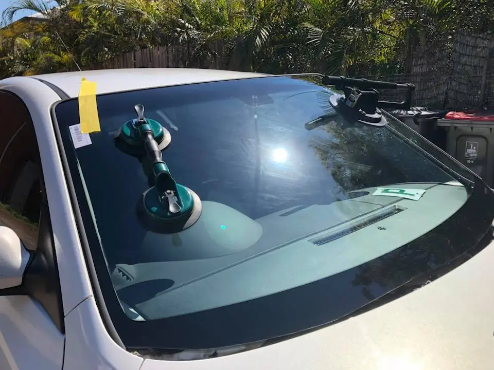 Van windscreen replacement in Brisbane