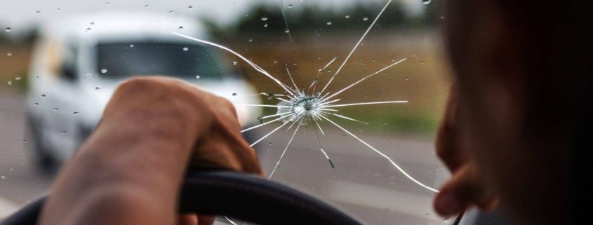 how cracked windscreens affect vehicle safety and performance - Mobile Windscreen Replacement